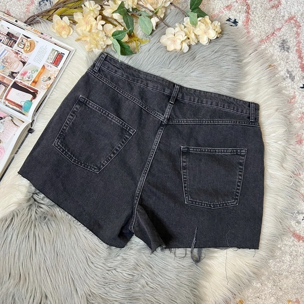 NEW Topshop High Rise Black Wash Women’s Boyfriend Denim Distressed Shorts Sz 12